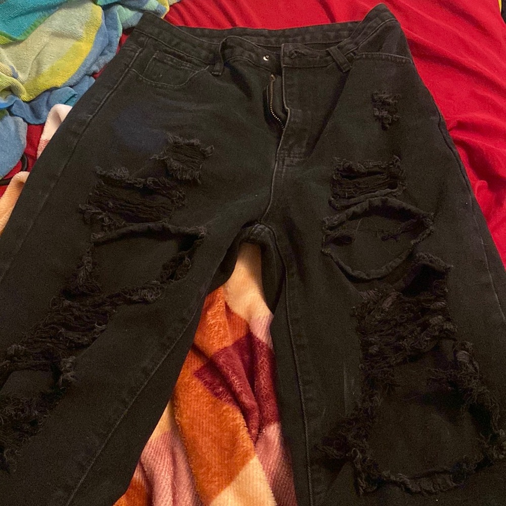 These are some really cute black jeans they just don’t fit me anymore!